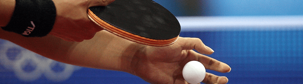 Raquette et balle de tennis de table